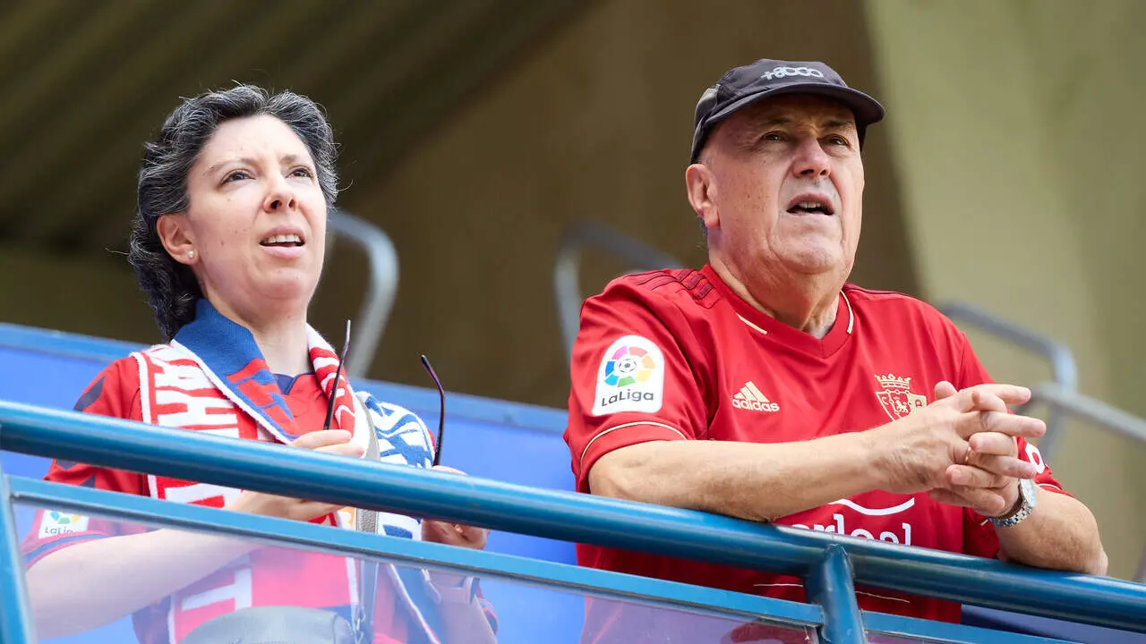 La grada del estadio de El Sadar durante el partido de LaLiga EA Sports entre CA Osasuna y RCD Espanyol disputado en Pamplona. I&Ntilde;IGO ALZUGARAY