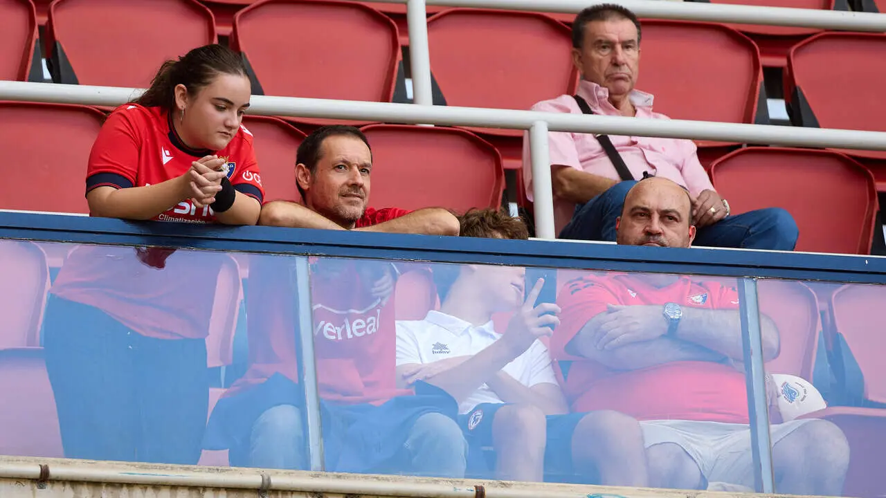La grada del estadio de El Sadar durante el partido de LaLiga EA Sports entre CA Osasuna y RCD Espanyol disputado en Pamplona. I&Ntilde;IGO ALZUGARAY