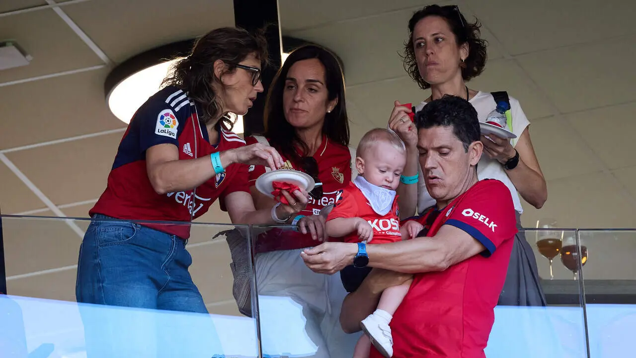 La grada del estadio de El Sadar durante el partido de LaLiga EA Sports entre CA Osasuna y RCD Espanyol disputado en Pamplona. I&Ntilde;IGO ALZUGARAY
