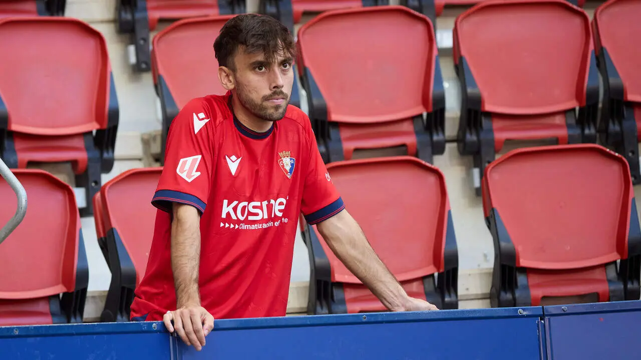 La grada del estadio de El Sadar durante el partido de LaLiga EA Sports entre CA Osasuna y RCD Espanyol disputado en Pamplona. I&Ntilde;IGO ALZUGARAY