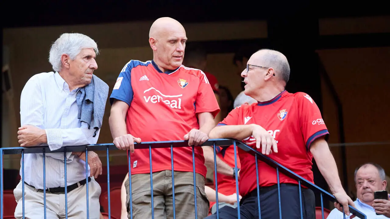 La grada del estadio de El Sadar durante el partido de LaLiga EA Sports entre CA Osasuna y RCD Espanyol disputado en Pamplona. I&Ntilde;IGO ALZUGARAY