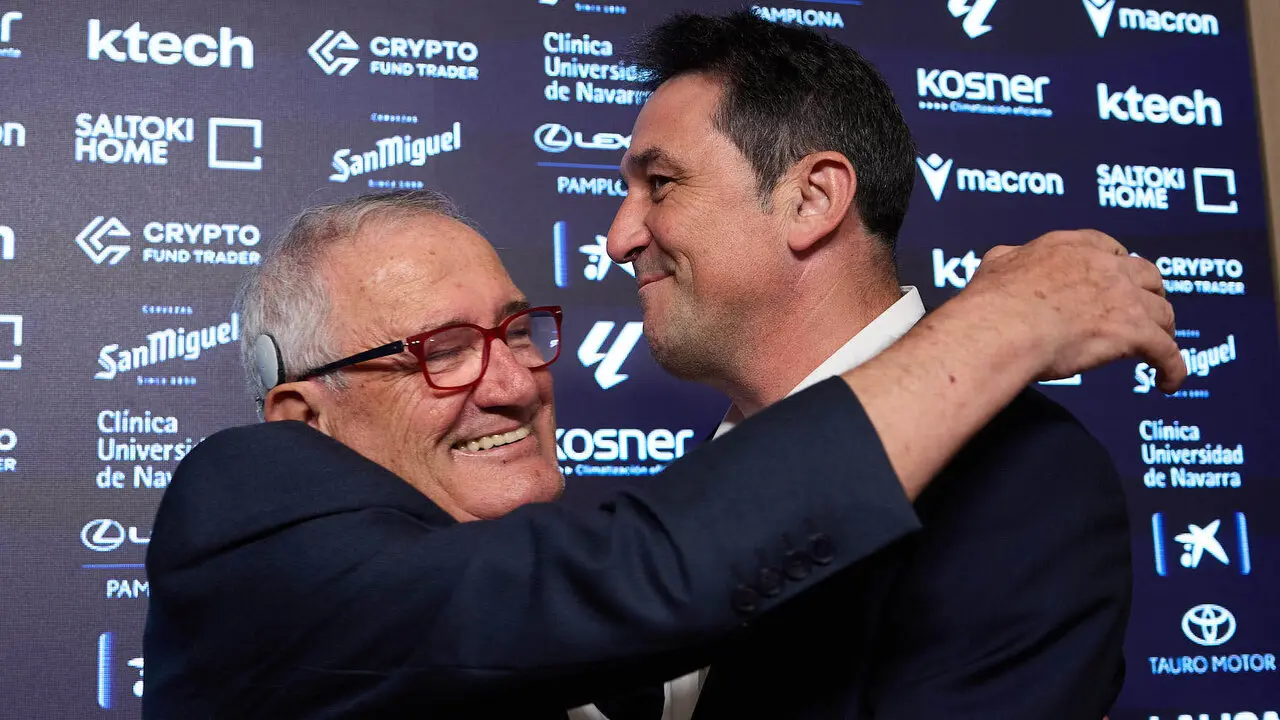 El director deportivo del Club Atl&eacute;tico Osasuna durante la &uacute;ltima d&eacute;cada, Braulio V&aacute;zquez, ofrece una rueda de prensa tras anunciar su salida del equipo.  I&Ntilde;IGO ALZUGARAY
