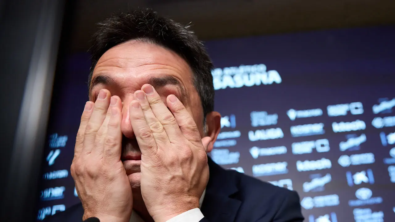 El director deportivo del Club Atl&eacute;tico Osasuna durante la &uacute;ltima d&eacute;cada, Braulio V&aacute;zquez, ofrece una rueda de prensa tras anunciar su salida del equipo.  I&Ntilde;IGO ALZUGARAY