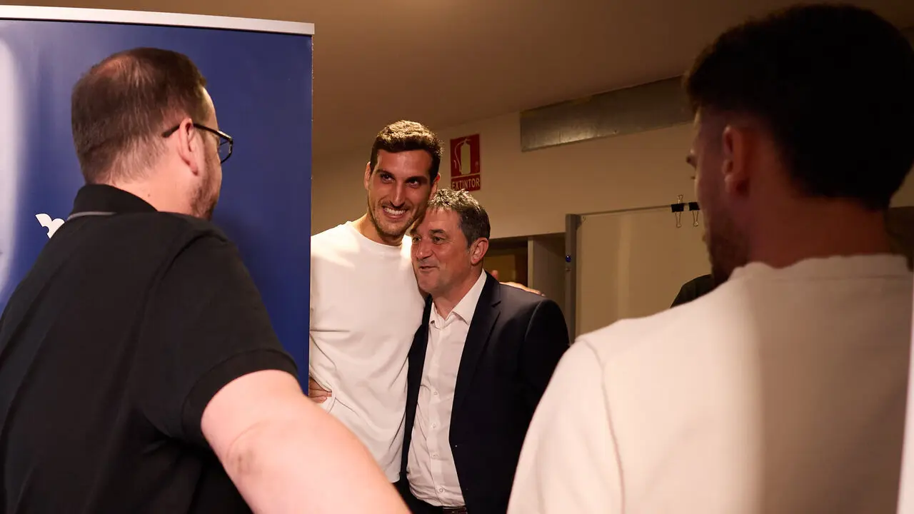 El director deportivo del Club Atl&eacute;tico Osasuna durante la &uacute;ltima d&eacute;cada, Braulio V&aacute;zquez, ofrece una rueda de prensa tras anunciar su salida del equipo.  I&Ntilde;IGO ALZUGARAY
