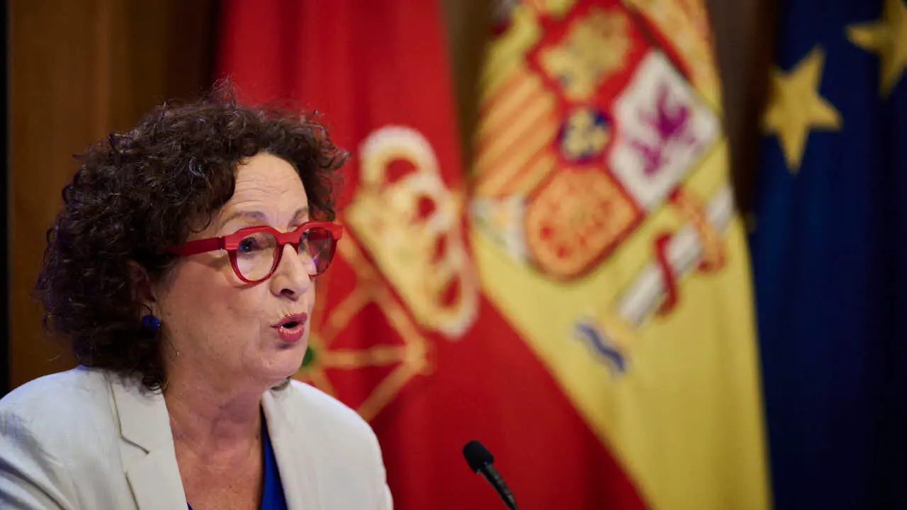 Javier Rem&iacute;rez, vicepresidente primero y consejero de Presidencia e Igualdad, y Maricarmen Maeztu, consejera de Derechos Sociales, Econom&iacute;a Social y Empleo, comparecen tras la sesi&oacute;n de Gobierno. PABLO LASAOSA