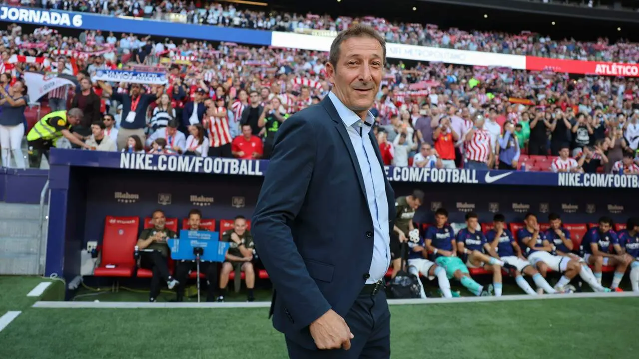 Luis Miguel Ramis en el partido Atl&eacute;tico de Madrid - Osasuna. EFE / JUANJO MART&Iacute;N