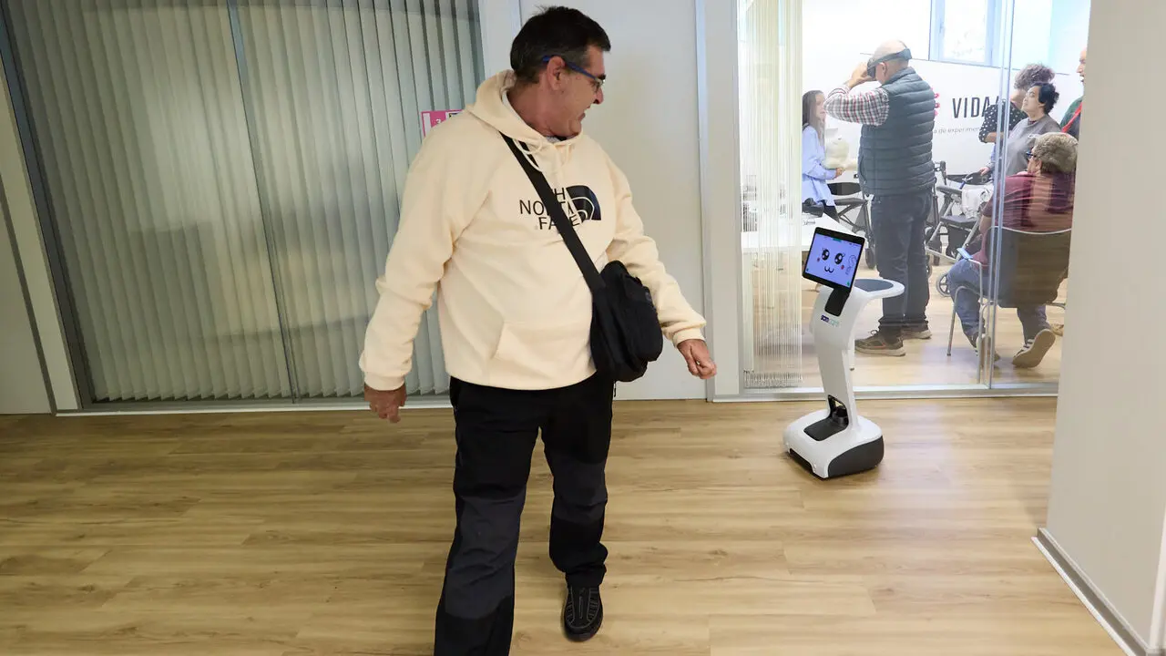 Showroom tecnol&oacute;gico organizado por el Centro de Investigaci&oacute;n en Inteligencia Artificial de Navarra (NAIR Center) para mostrar robots sociales, tecnolog&iacute;as de apoyo a los cuidados y otras soluciones destinadas a favorecer la autonom&iacute;a de las personas. I&Ntilde;IGO ALZUGARAY