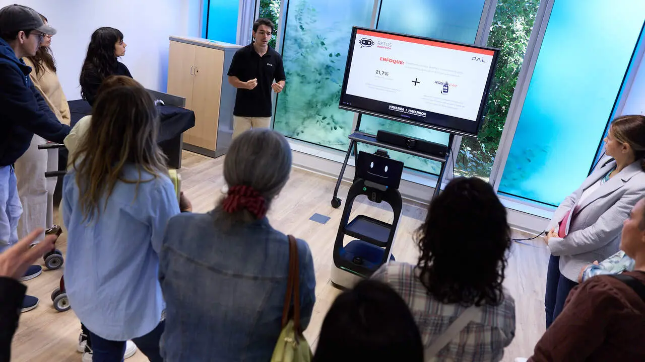 Showroom tecnol&oacute;gico organizado por el Centro de Investigaci&oacute;n en Inteligencia Artificial de Navarra (NAIR Center) para mostrar robots sociales, tecnolog&iacute;as de apoyo a los cuidados y otras soluciones destinadas a favorecer la autonom&iacute;a de las personas. I&Ntilde;IGO ALZUGARAY