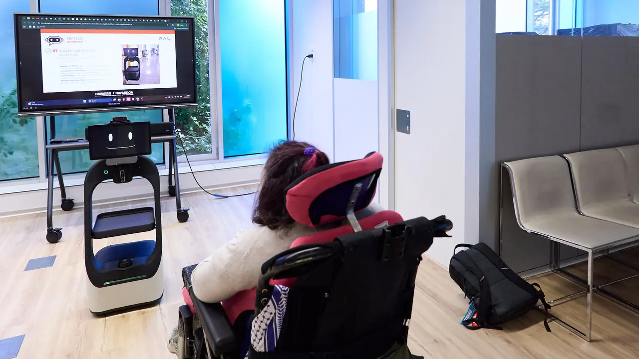 Showroom tecnol&oacute;gico organizado por el Centro de Investigaci&oacute;n en Inteligencia Artificial de Navarra (NAIR Center) para mostrar robots sociales, tecnolog&iacute;as de apoyo a los cuidados y otras soluciones destinadas a favorecer la autonom&iacute;a de las personas. I&Ntilde;IGO ALZUGARAY