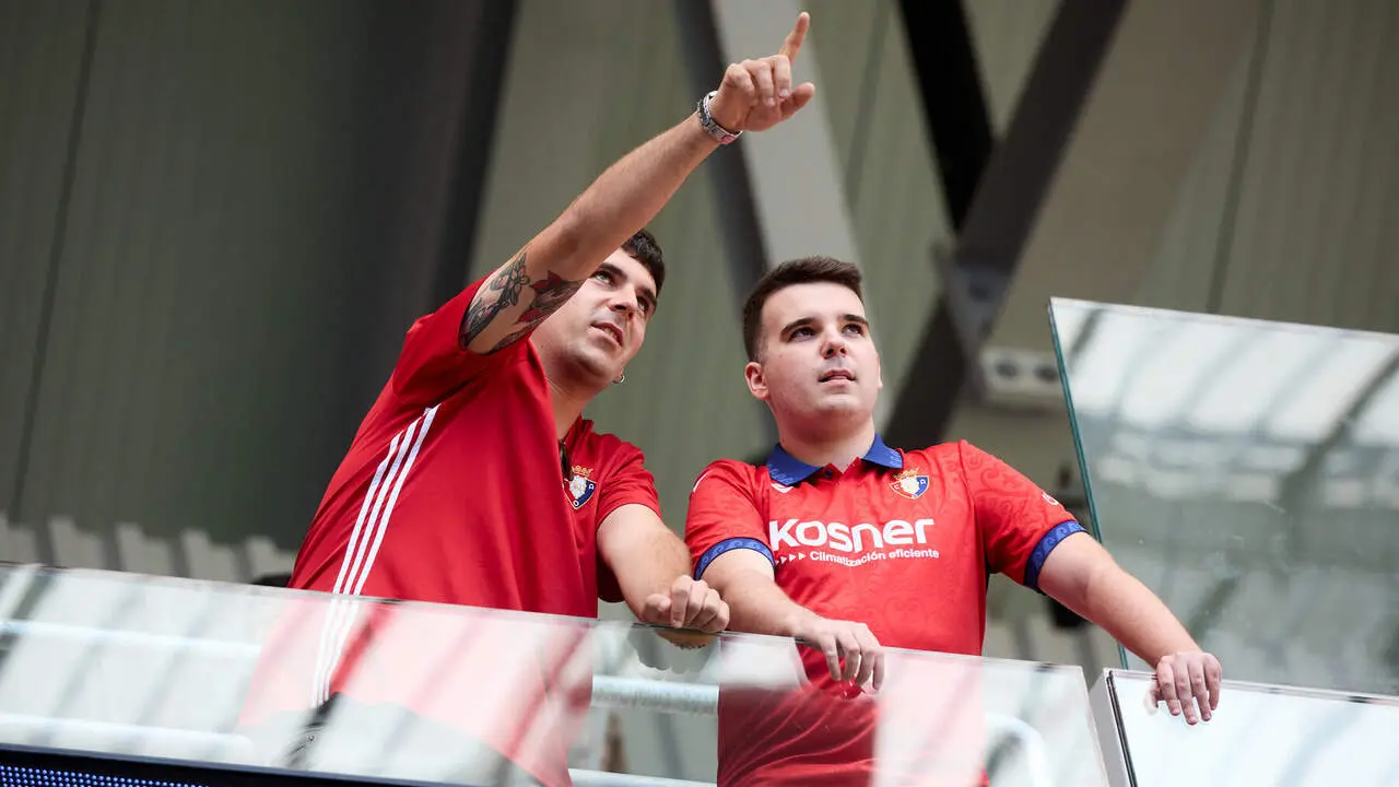 La grada de El Sadar durante el partido de LaLiga EA Sports entre CA Osasuna y Rayo Vallecano disputado en Pamplona. I&Ntilde;IGO ALZUGARAY