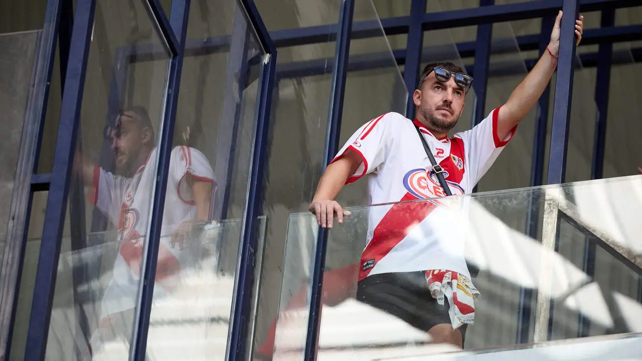 La grada de El Sadar durante el partido de LaLiga EA Sports entre CA Osasuna y Rayo Vallecano disputado en Pamplona. I&Ntilde;IGO ALZUGARAY