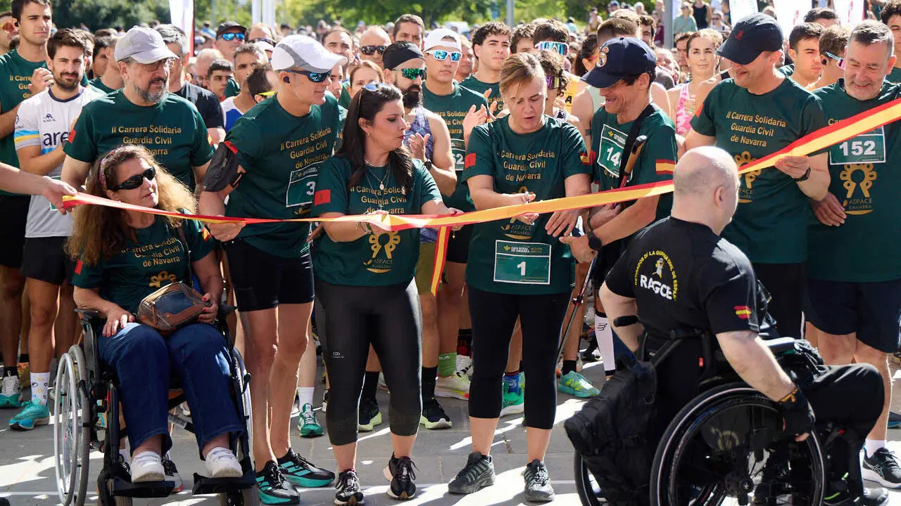 II Carrera Solidaria de la Guardia Civil de Navarra, a beneficio de Aspace, celebrada en Sarriguren. I&Ntilde;IGO ALZUGARAY