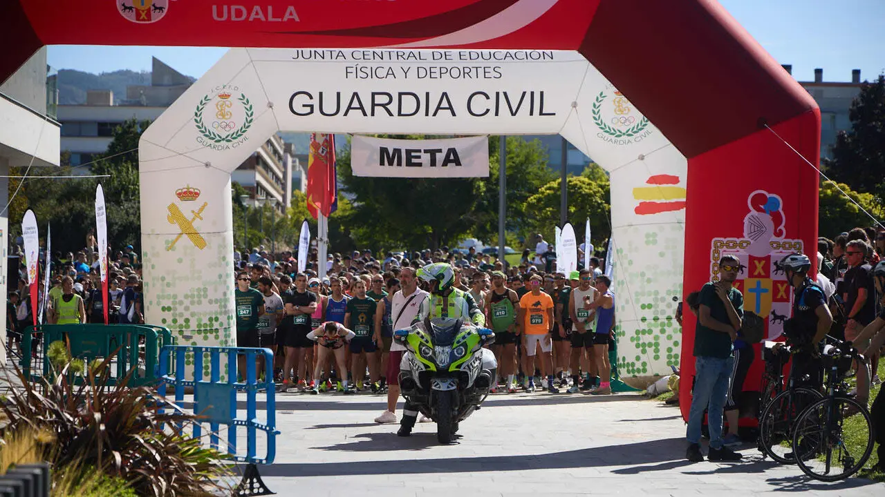 II Carrera Solidaria de la Guardia Civil de Navarra, a beneficio de Aspace, celebrada en Sarriguren. I&Ntilde;IGO ALZUGARAY