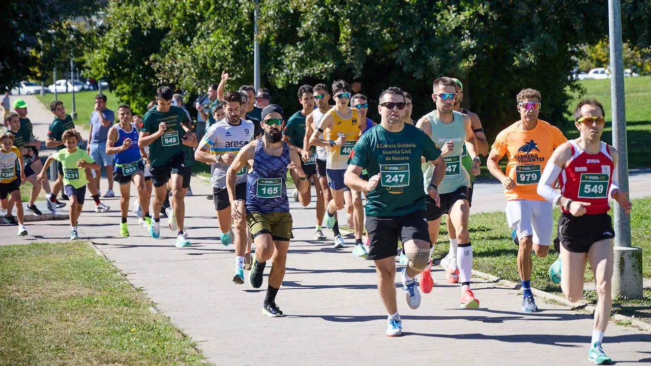 II Carrera Solidaria de la Guardia Civil de Navarra, a beneficio de Aspace, celebrada en Sarriguren. I&Ntilde;IGO ALZUGARAY