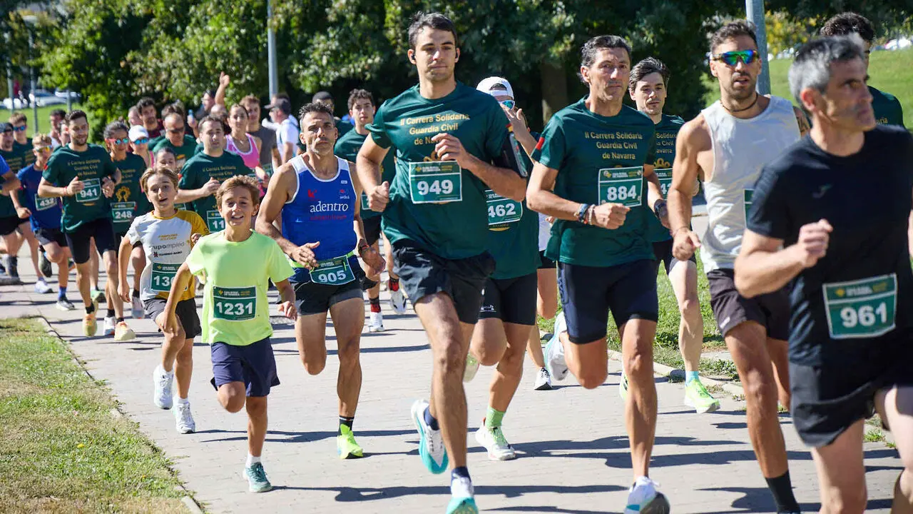 II Carrera Solidaria de la Guardia Civil de Navarra, a beneficio de Aspace, celebrada en Sarriguren. I&Ntilde;IGO ALZUGARAY