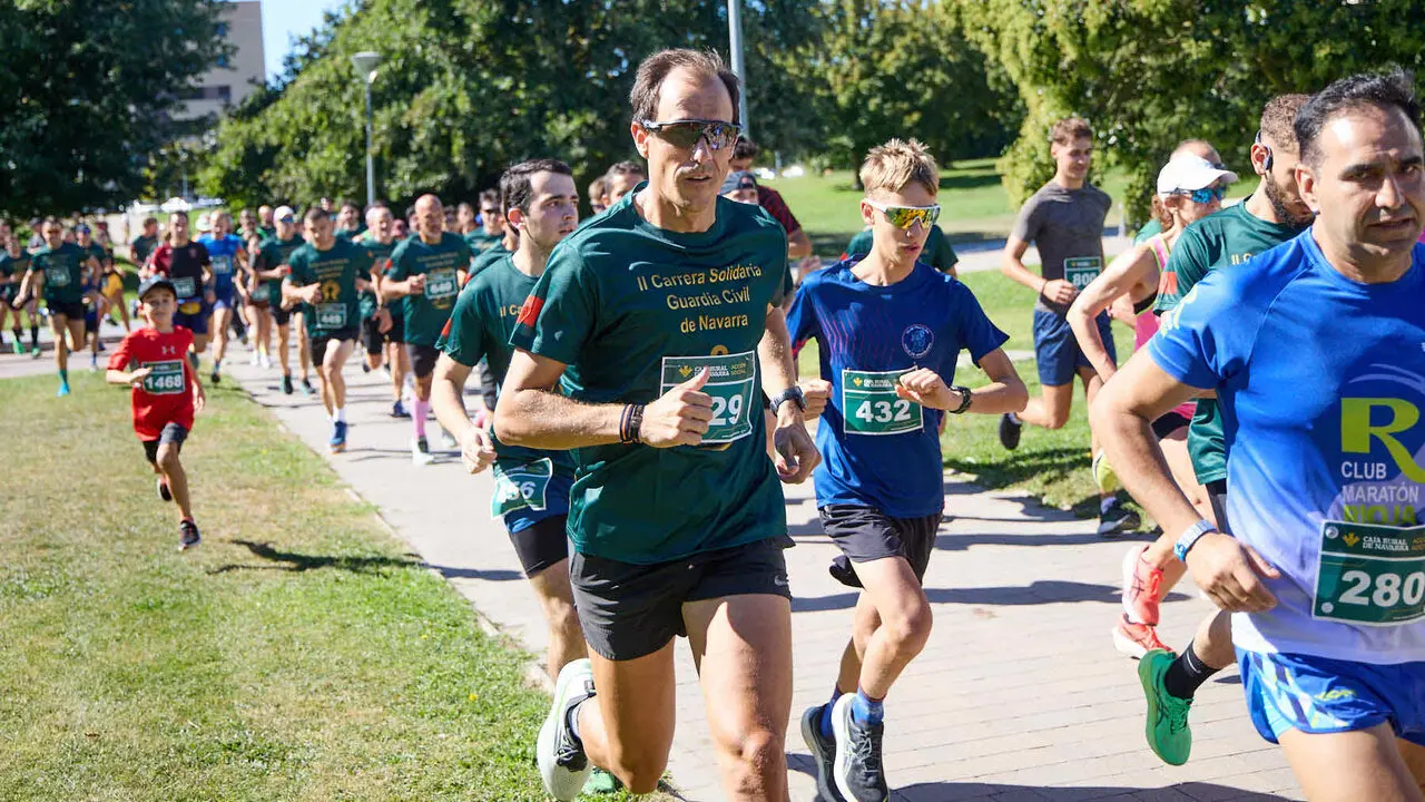 II Carrera Solidaria de la Guardia Civil de Navarra, a beneficio de Aspace, celebrada en Sarriguren. I&Ntilde;IGO ALZUGARAY