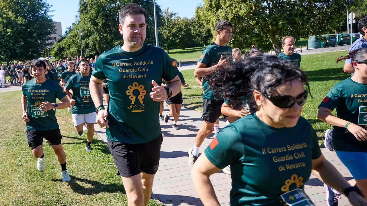 II Carrera Solidaria de la Guardia Civil de Navarra, a beneficio de Aspace, celebrada en Sarriguren. I&Ntilde;IGO ALZUGARAY