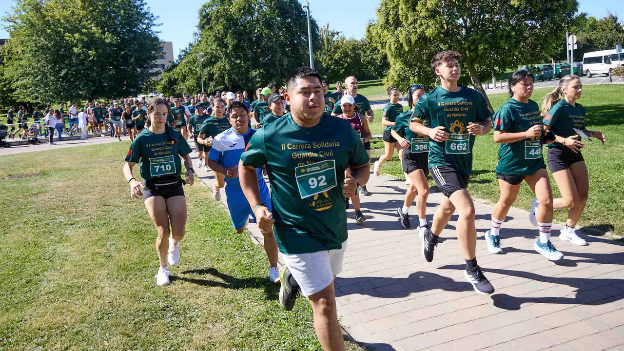 II Carrera Solidaria de la Guardia Civil de Navarra, a beneficio de Aspace, celebrada en Sarriguren. I&Ntilde;IGO ALZUGARAY