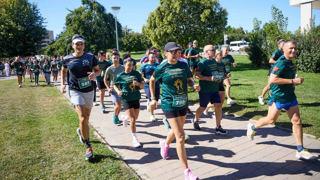 II Carrera Solidaria de la Guardia Civil de Navarra, a beneficio de Aspace, celebrada en Sarriguren. I&Ntilde;IGO ALZUGARAY