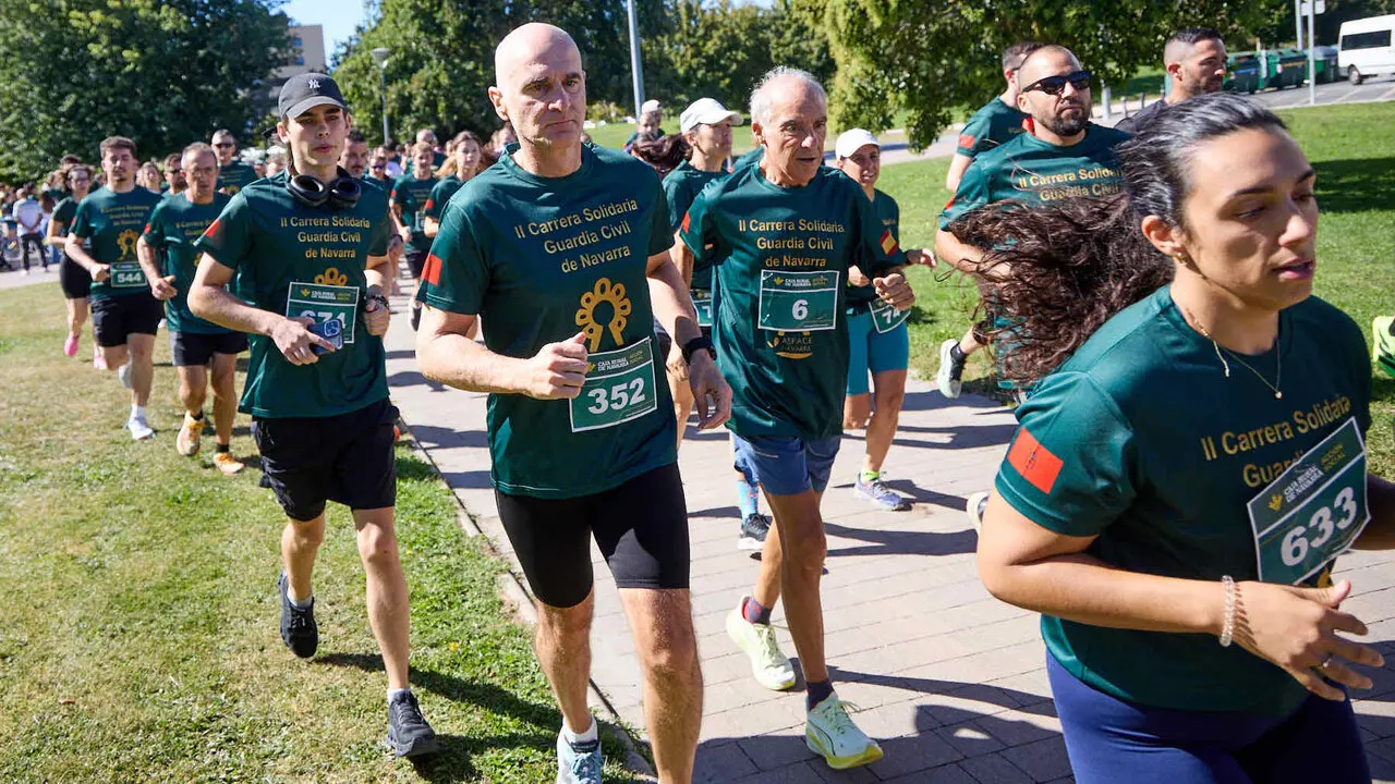 II Carrera Solidaria de la Guardia Civil de Navarra, a beneficio de Aspace, celebrada en Sarriguren. I&Ntilde;IGO ALZUGARAY