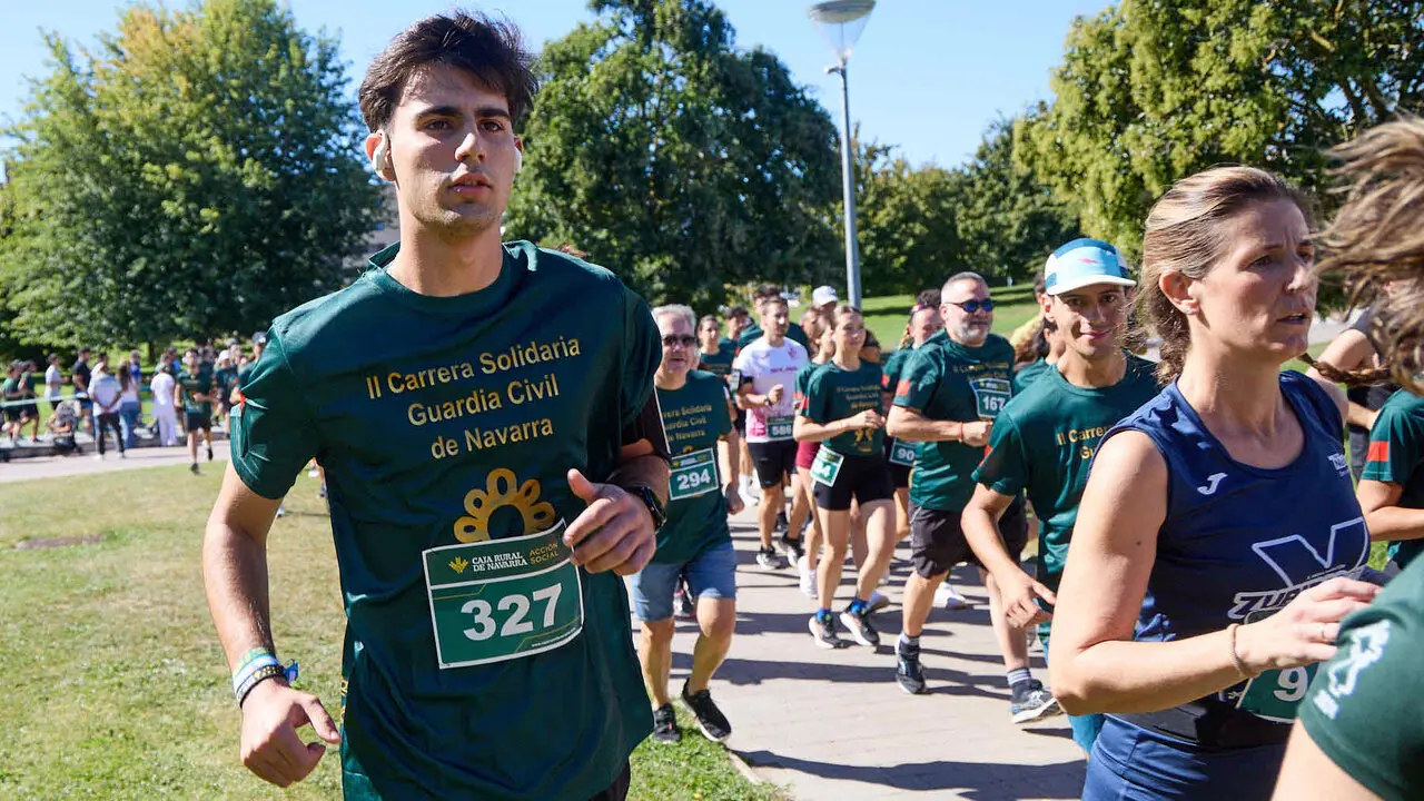 II Carrera Solidaria de la Guardia Civil de Navarra, a beneficio de Aspace, celebrada en Sarriguren. I&Ntilde;IGO ALZUGARAY