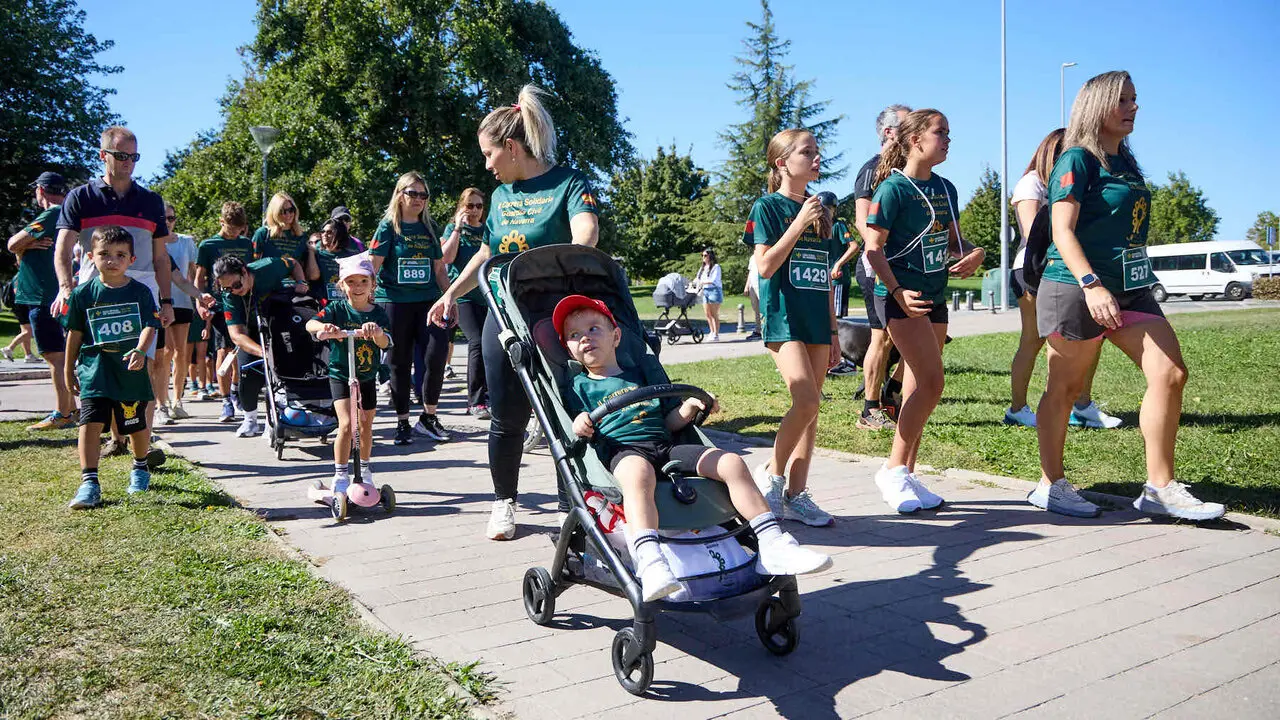 II Carrera Solidaria de la Guardia Civil de Navarra, a beneficio de Aspace, celebrada en Sarriguren. I&Ntilde;IGO ALZUGARAY