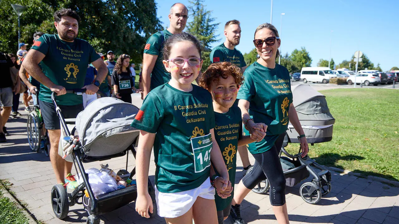 II Carrera Solidaria de la Guardia Civil de Navarra, a beneficio de Aspace, celebrada en Sarriguren. I&Ntilde;IGO ALZUGARAY