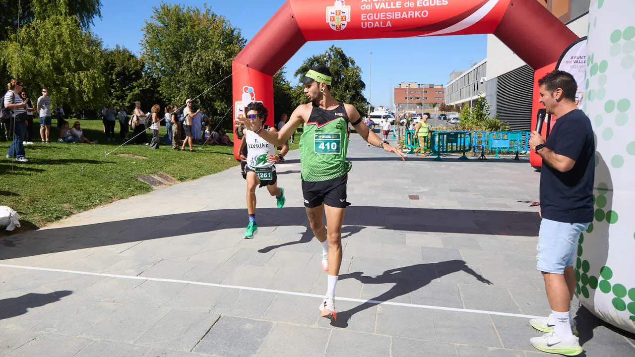 II Carrera Solidaria de la Guardia Civil de Navarra, a beneficio de Aspace, celebrada en Sarriguren. I&Ntilde;IGO ALZUGARAY