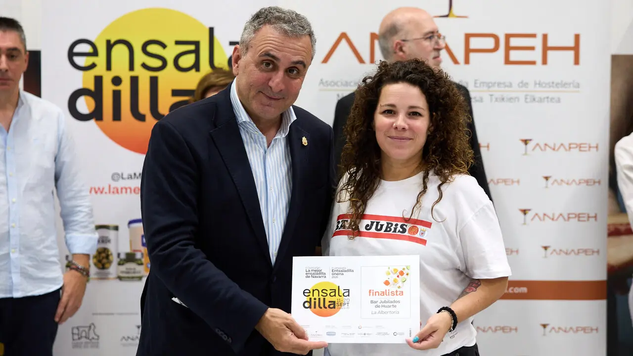 Entrega de premios de la final del II Concurso de Ensaladillas de Navarra en en la Cooperativa de Hosteler&iacute;a de Navarra. i&Ntilde;IGO ALZUGARAY