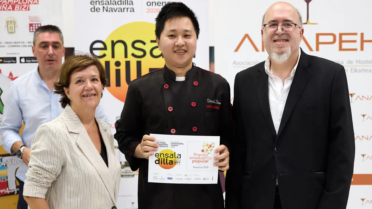 Entrega de premios de la final del II Concurso de Ensaladillas de Navarra en en la Cooperativa de Hosteler&iacute;a de Navarra. i&Ntilde;IGO ALZUGARAY