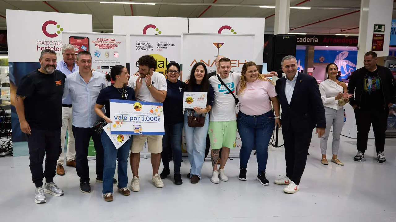 Entrega de premios de la final del II Concurso de Ensaladillas de Navarra en en la Cooperativa de Hosteler&iacute;a de Navarra. i&Ntilde;IGO ALZUGARAY