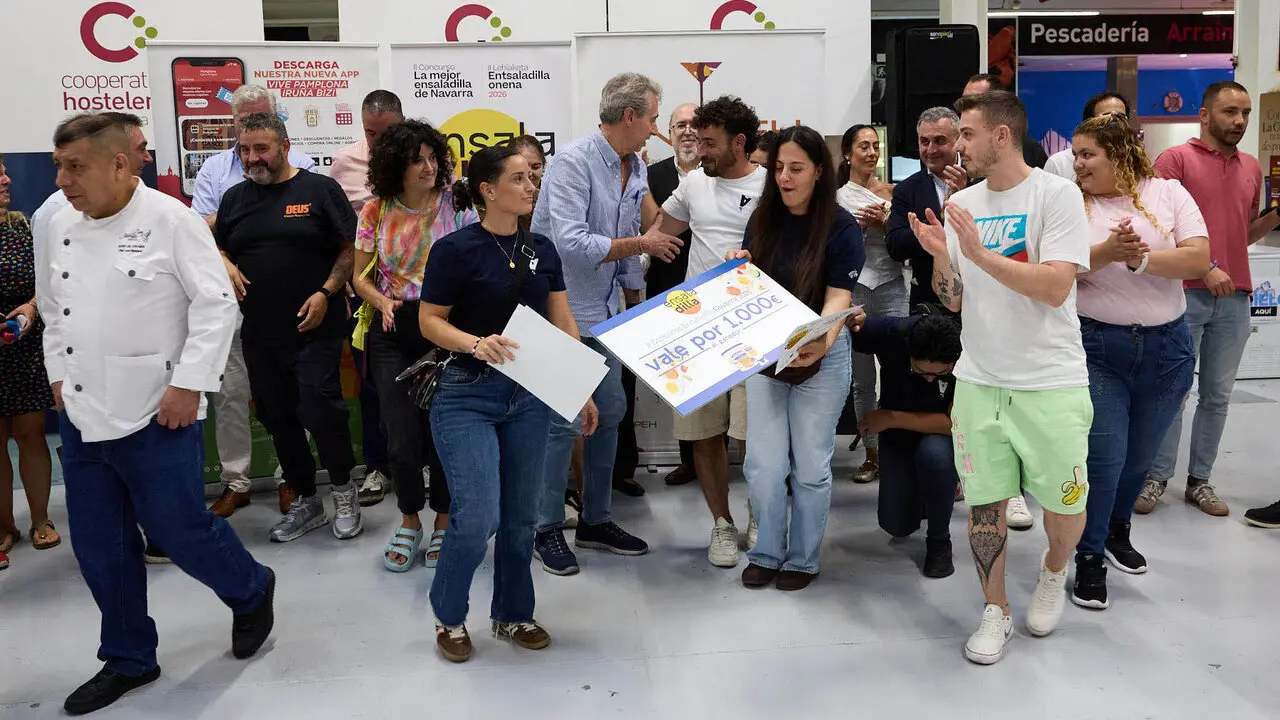 Entrega de premios de la final del II Concurso de Ensaladillas de Navarra en en la Cooperativa de Hosteler&iacute;a de Navarra. i&Ntilde;IGO ALZUGARAY