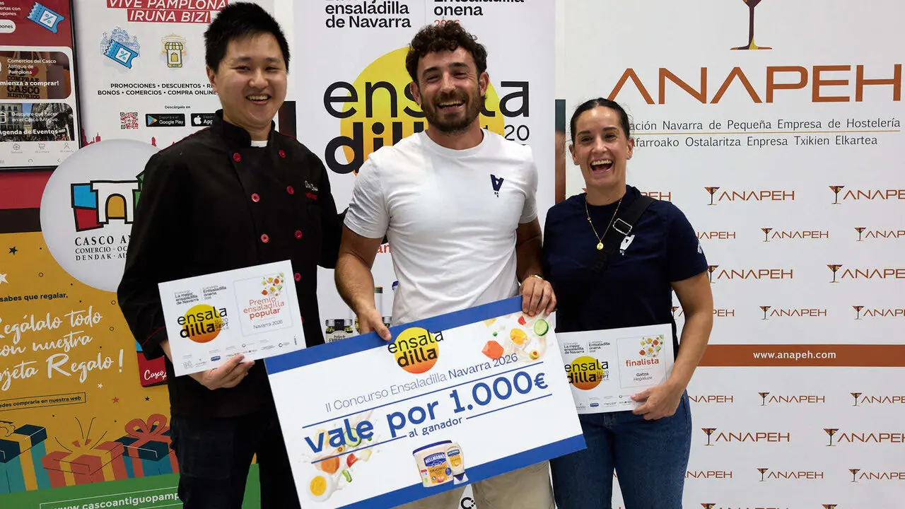 Entrega de premios de la final del II Concurso de Ensaladillas de Navarra en en la Cooperativa de Hosteler&iacute;a de Navarra. i&Ntilde;IGO ALZUGARAY
