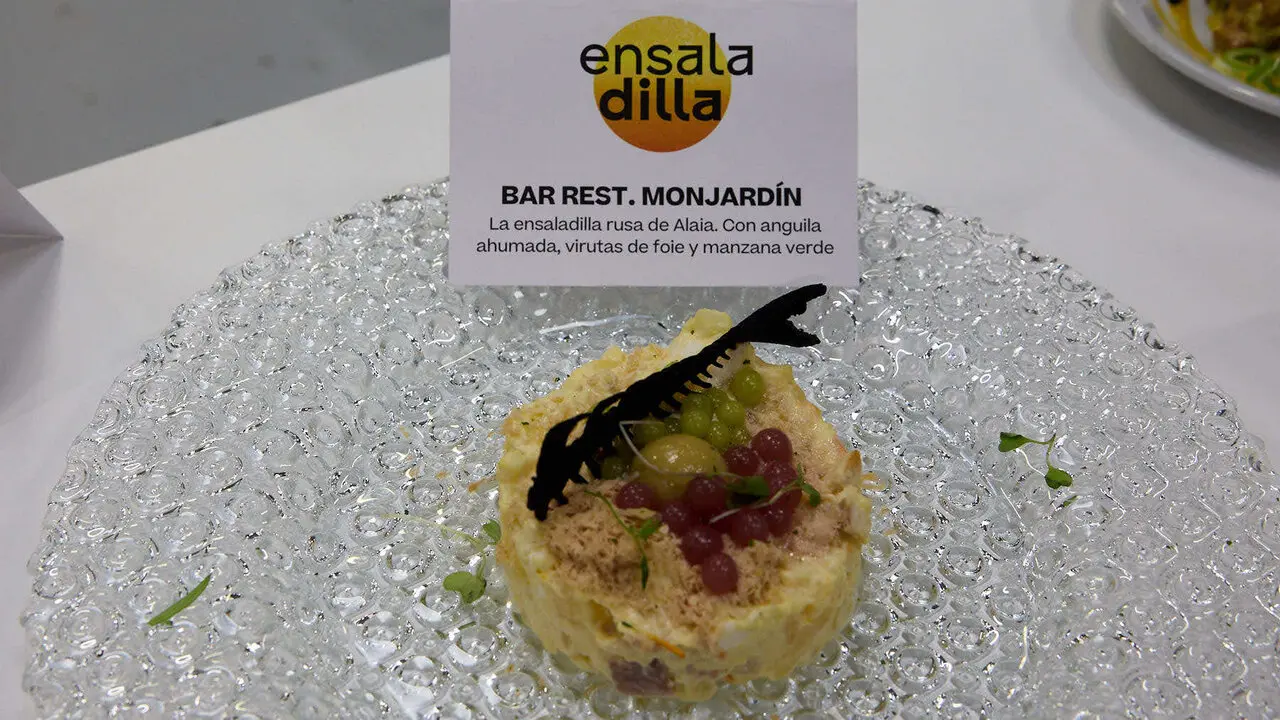 Entrega de premios de la final del II Concurso de Ensaladillas de Navarra en en la Cooperativa de Hosteler&iacute;a de Navarra. i&Ntilde;IGO ALZUGARAY