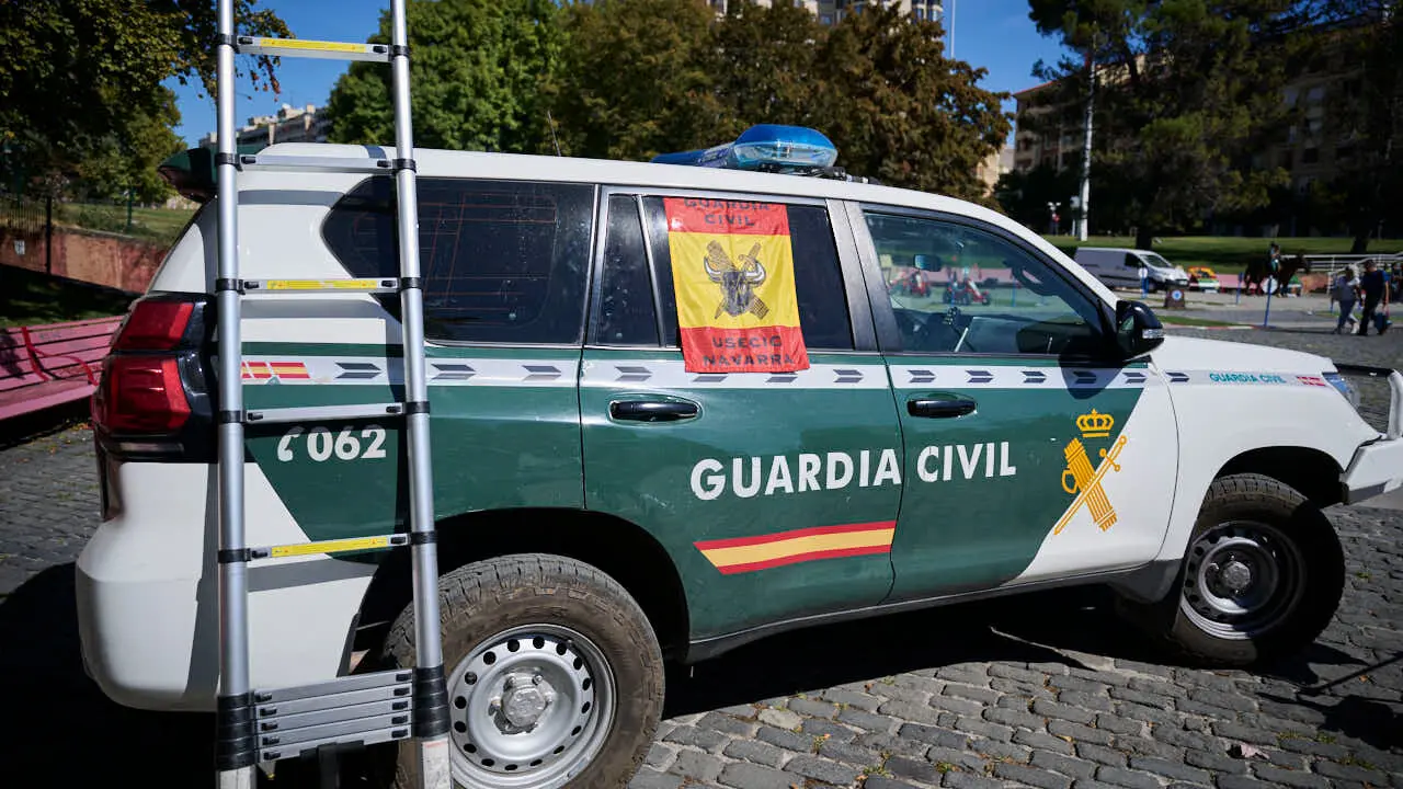 La Guardia Civil de Navarra realiza una exposici&oacute;n de medios con motivo de la festividad de la Virgen del Pilar. PABLO LASAOSA