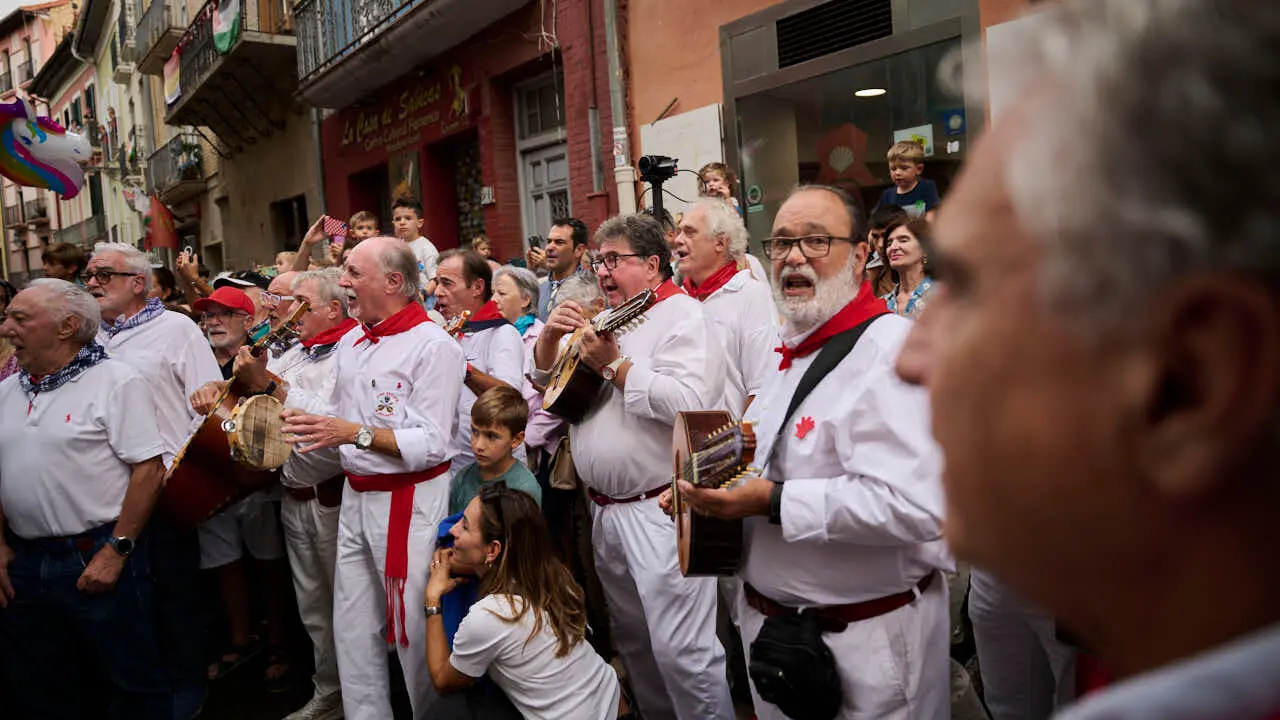La procesi&oacute;n de San Ferm&iacute;n de Aldapa recorre las calles de Pamplona por San Ferm&iacute;n Chiquito 2026. PABLO LASAOSA