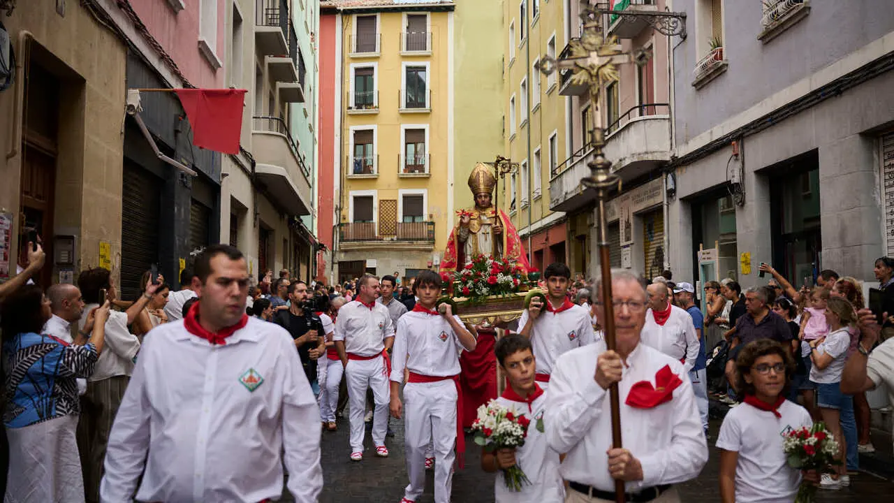La procesi&oacute;n de San Ferm&iacute;n de Aldapa recorre las calles de Pamplona por San Ferm&iacute;n Chiquito 2026. PABLO LASAOSA