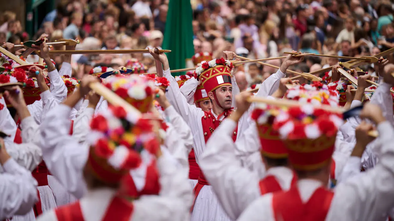 La procesi&oacute;n de San Ferm&iacute;n de Aldapa recorre las calles de Pamplona por San Ferm&iacute;n Chiquito 2026. PABLO LASAOSA