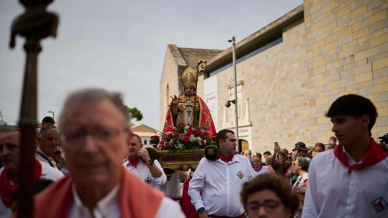 La procesi&oacute;n de San Ferm&iacute;n de Aldapa recorre las calles de Pamplona por San Ferm&iacute;n Chiquito 2026. PABLO LASAOSA