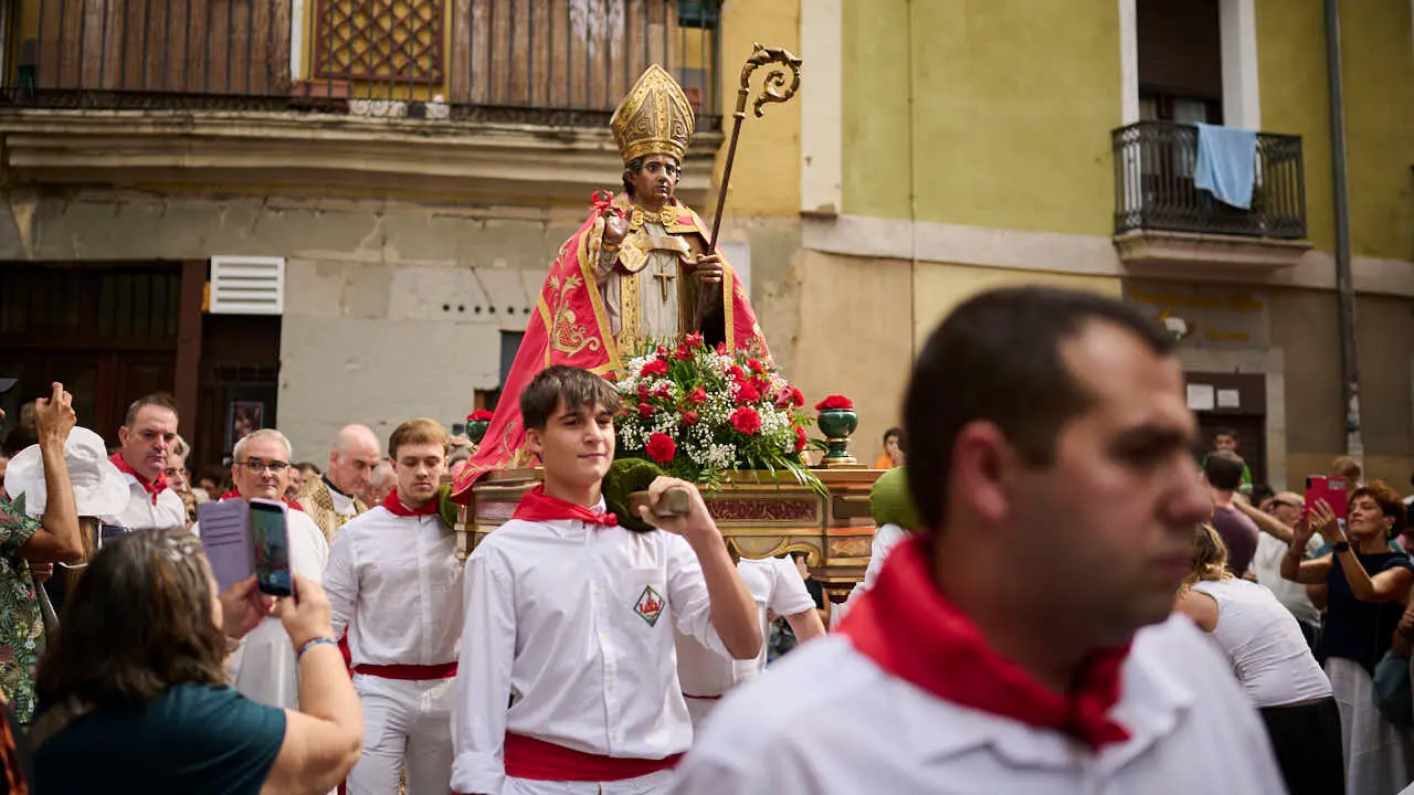 La procesi&oacute;n de San Ferm&iacute;n de Aldapa recorre las calles de Pamplona por San Ferm&iacute;n Chiquito 2026. PABLO LASAOSA