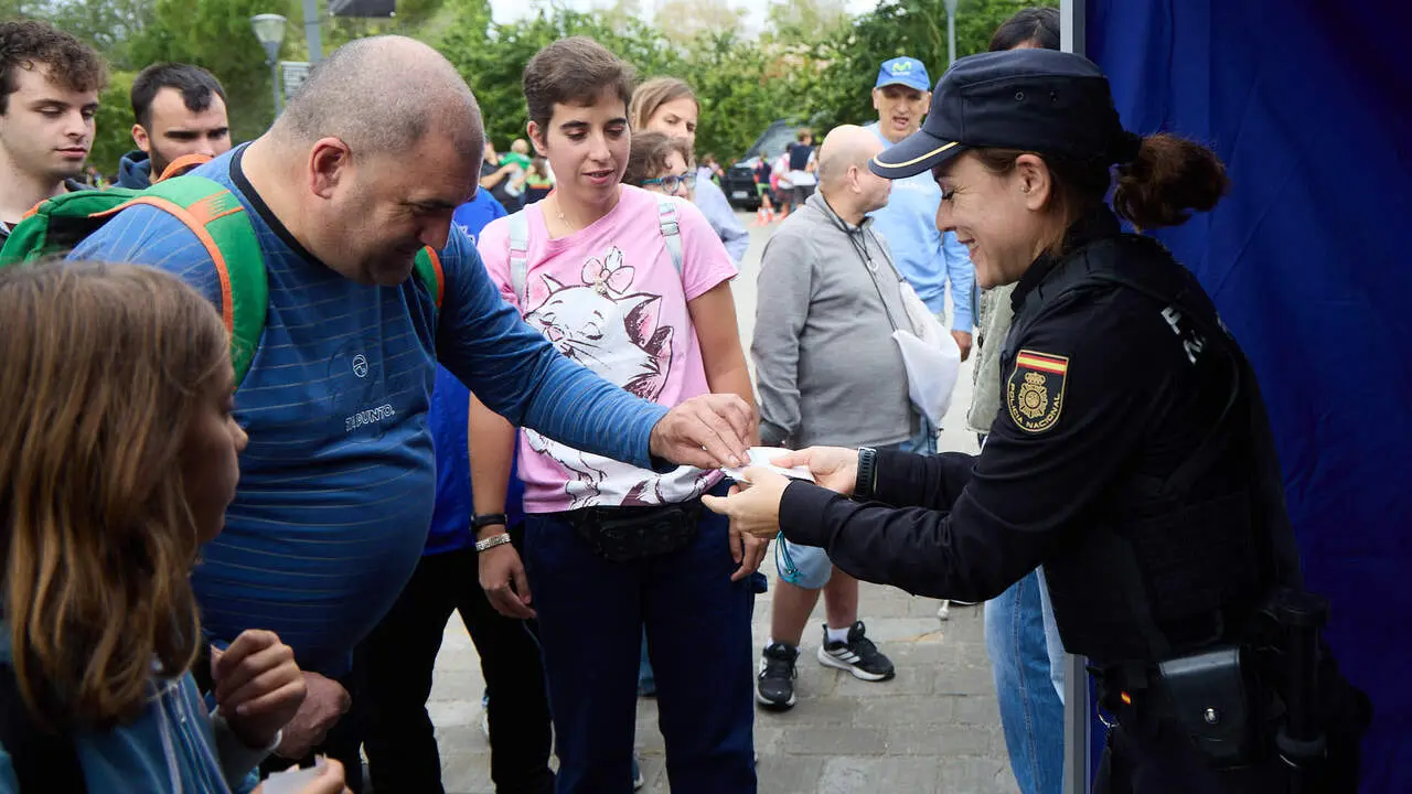 Jornada de puertas abiertas para escolares de la Polic&iacute;a Nacional en la Ciudadela de Pamplona. I&Ntilde;IGO ALZUGARAY