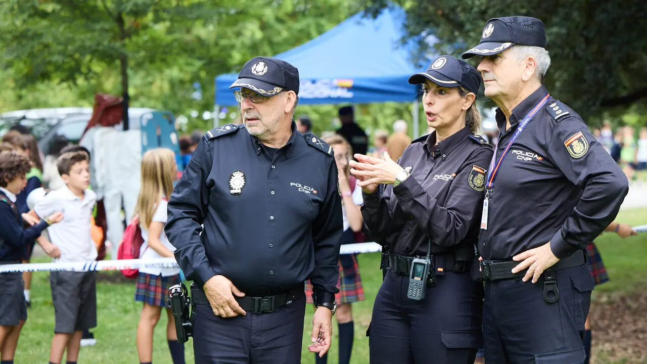 Jornada de puertas abiertas para escolares de la Polic&iacute;a Nacional en la Ciudadela de Pamplona. I&Ntilde;IGO ALZUGARAY