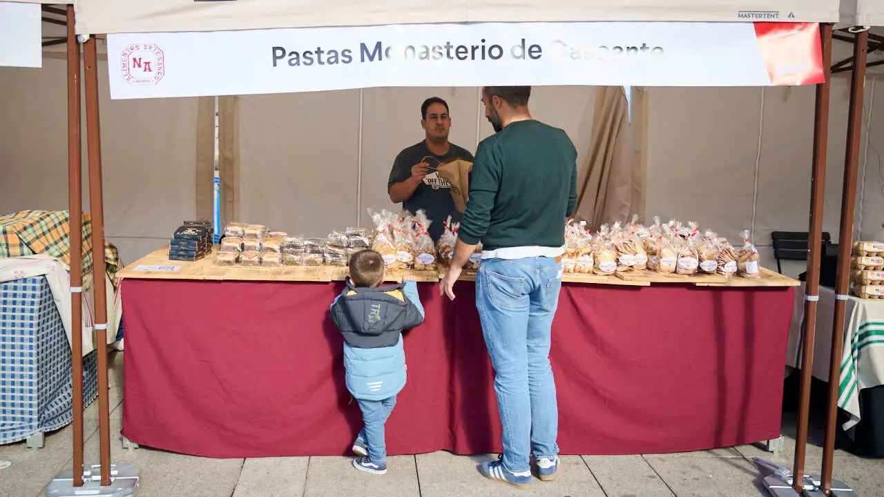 Apertura de la XI Semana del Producto Local en la Plaza del Castillo de Pamplona. PABLO LASAOSA