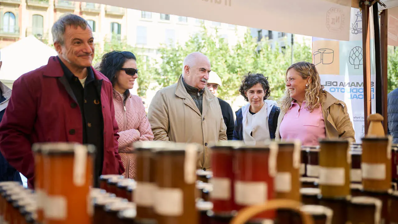 Apertura de la XI Semana del Producto Local en la Plaza del Castillo de Pamplona. PABLO LASAOSA