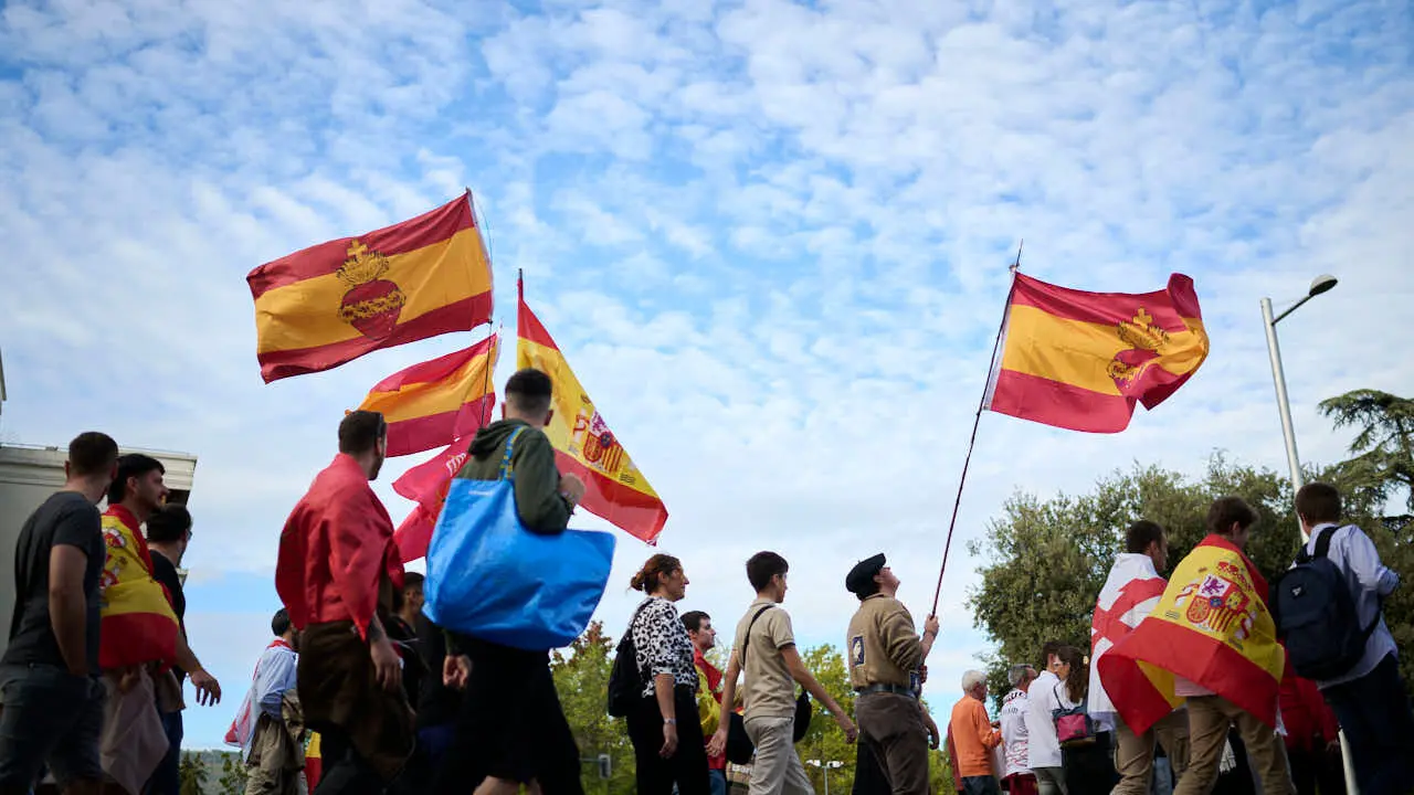 Manifestaci&oacute;n convocada por el Movimiento C&iacute;vico del Pueblo bajo el lema 'Navarra es Espa&ntilde;a y Cristiana'. PABLO LASAOSA