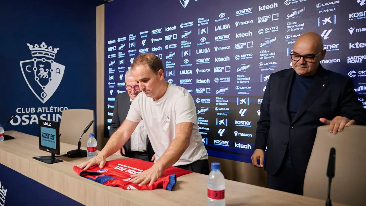 Presentaci&oacute;n de Jagoba Arrasate como nuevo entrenador de Osasuna. PABLO LASAOSA