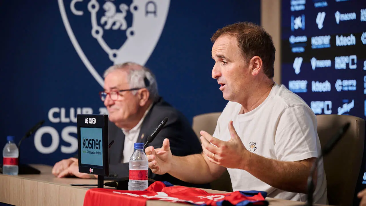 Presentaci&oacute;n de Jagoba Arrasate como nuevo entrenador de Osasuna. PABLO LASAOSA