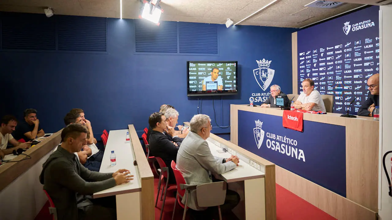 Presentaci&oacute;n de Jagoba Arrasate como nuevo entrenador de Osasuna. PABLO LASAOSA