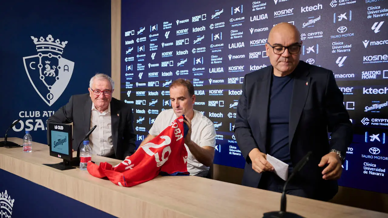 Presentaci&oacute;n de Jagoba Arrasate como nuevo entrenador de Osasuna. PABLO LASAOSA