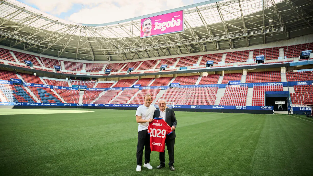 Presentaci&oacute;n de Jagoba Arrasate como nuevo entrenador de Osasuna. PABLO LASAOSA